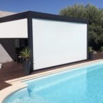 pergola de luxe en alu autour d'une piscine à bouc bel air réalisée par Aix Blanc Entreprise